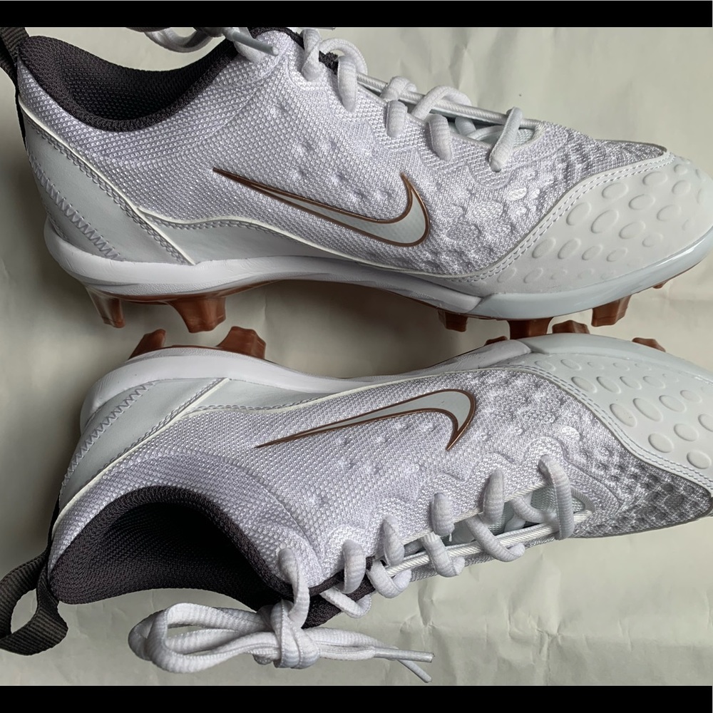 Nike hyperdiamond softball Womens size 7.5 cleats
